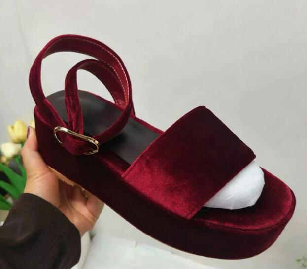 Burgundy Velvet Round Open Toe - đánh giá và giá Wedge Heeled Sneaker